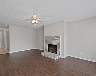 13357 Water Oak Ln - Photo Thumbnail 2