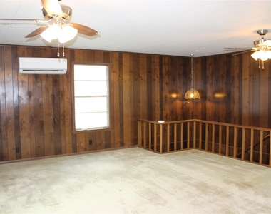 1010 W Live Oak St - Photo Thumbnail 5