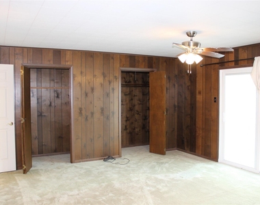 1010 W Live Oak St - Photo Thumbnail 6