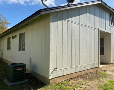 510 Willowbend Cv - Photo Thumbnail 10
