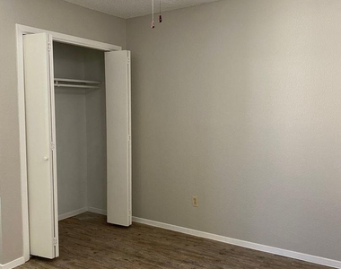 510 Willowbend Cv - Photo Thumbnail 8