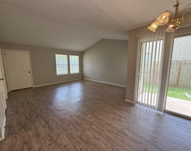 510 Willowbend Cv - Photo Thumbnail 13