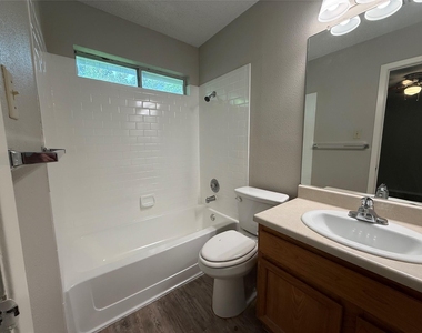 510 Willowbend Cv - Photo Thumbnail 16