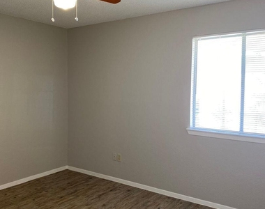 510 Willowbend Cv - Photo Thumbnail 7