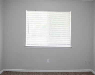 2306 Fuzz Fairway - Photo Thumbnail 11