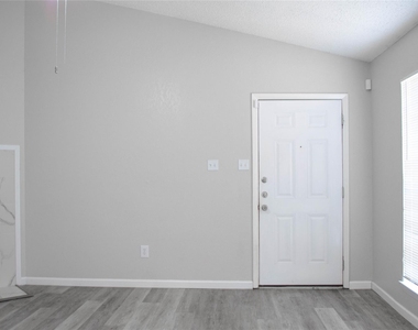 2306 Fuzz Fairway - Photo Thumbnail 1