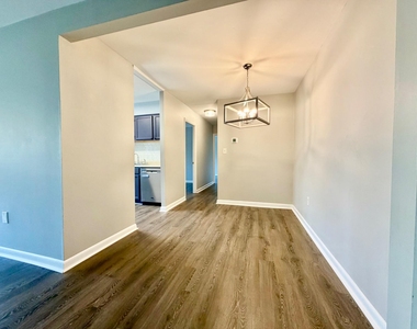 140 Royal Oak Drive - Photo Thumbnail 7
