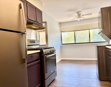 140 Royal Oak Drive - Photo Thumbnail 8