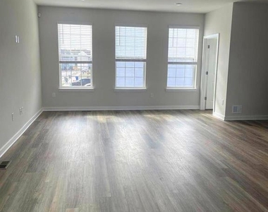 280 Soft Rush Lane - Photo Thumbnail 4
