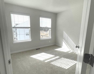 280 Soft Rush Lane - Photo Thumbnail 16
