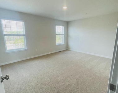 280 Soft Rush Lane - Photo Thumbnail 12