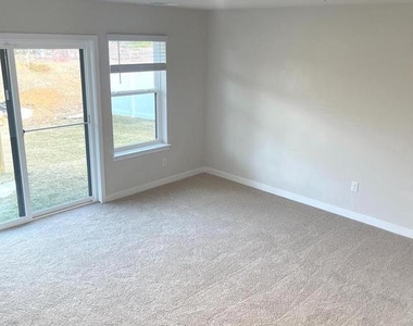280 Soft Rush Lane - Photo Thumbnail 1
