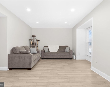 4407 Eagle Court - Photo Thumbnail 4