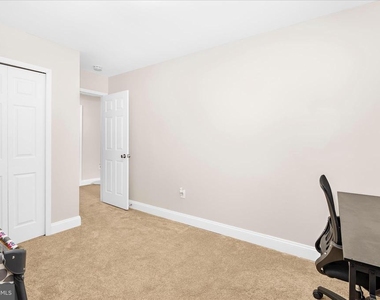 4407 Eagle Court - Photo Thumbnail 16