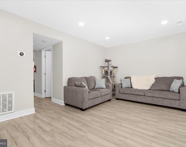 4407 Eagle Court - Photo Thumbnail 3
