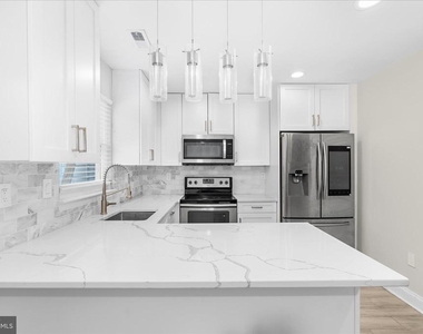 4407 Eagle Court - Photo Thumbnail 13