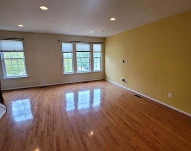 4546 Scottsdale Place - Photo Thumbnail 10