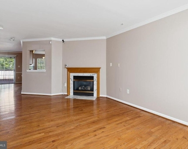 10763 Esprit Place - Photo Thumbnail 3