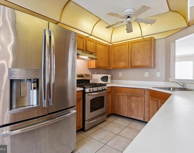 10763 Esprit Place - Photo Thumbnail 12