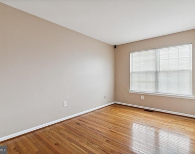 10763 Esprit Place - Photo Thumbnail 19