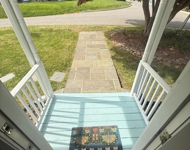 1619 Avenue C - Photo Thumbnail 12