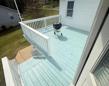 1619 Avenue C - Photo Thumbnail 4