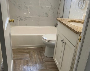 2167 Graythorn Road - Photo Thumbnail 11