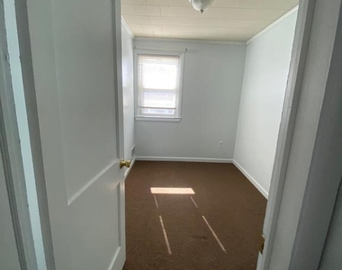 2167 Graythorn Road - Photo Thumbnail 9