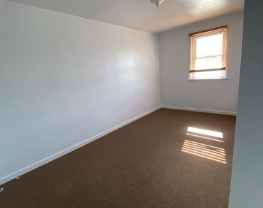 2167 Graythorn Road - Photo Thumbnail 8