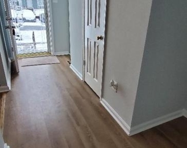 16 Craftsman Court - Photo Thumbnail 12