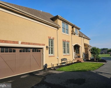 94 Wolf Creek Circle - Photo Thumbnail 1