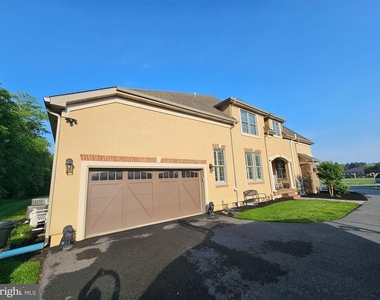 94 Wolf Creek Circle - Photo Thumbnail 2