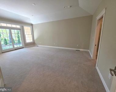 94 Wolf Creek Circle - Photo Thumbnail 18