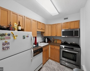 429 N Street Sw - Photo Thumbnail 2