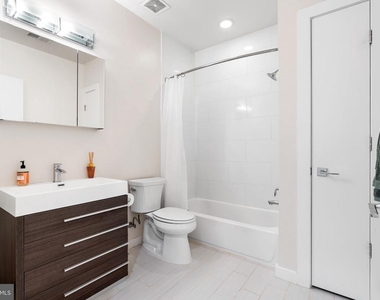 435 R Street Nw - Photo Thumbnail 7