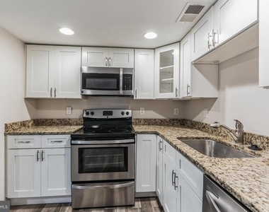1213 Staples Street Ne - Photo Thumbnail 6