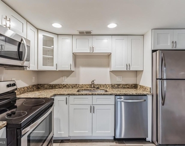 1213 Staples Street Ne - Photo Thumbnail 7