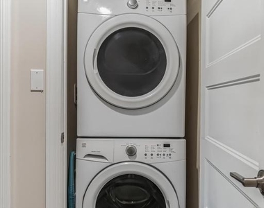 1213 Staples Street Ne - Photo Thumbnail 13