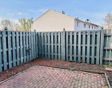 210 Saponi Ln - Photo Thumbnail 2