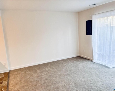 210 Saponi Ln - Photo Thumbnail 3