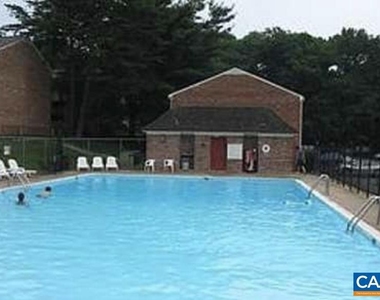 2422 Barracks Pl - Photo Thumbnail 2