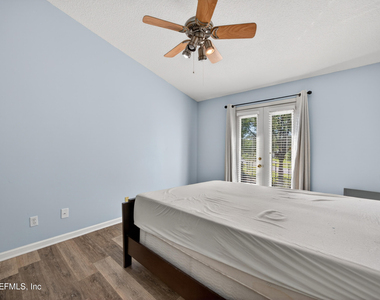 13727 Richmond Park Drive N - Photo Thumbnail 15