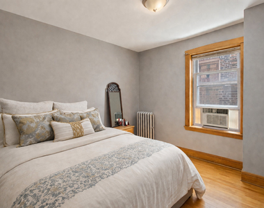 2959 N Springfield Avenue - Photo Thumbnail 4