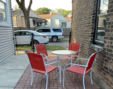 2959 N Springfield Avenue - Photo Thumbnail 8