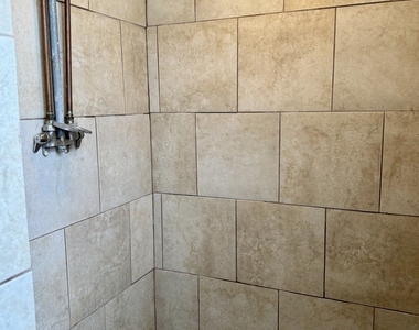 5556 N Thornwood Avenue - Photo Thumbnail 10