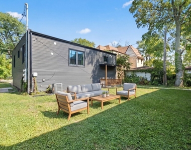 2307 Lake Street - Photo Thumbnail 5