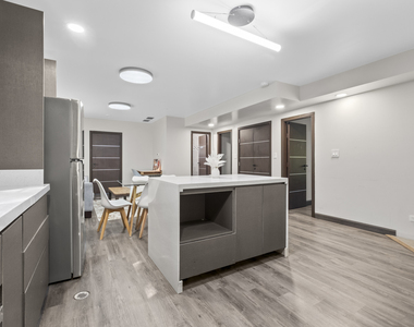 2307 Lake Street - Photo Thumbnail 13