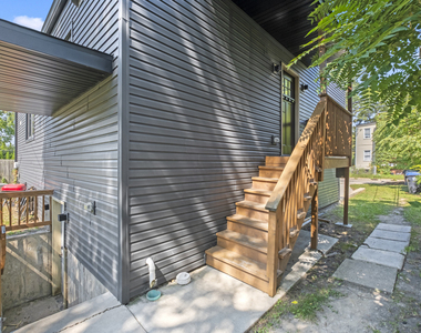 2307 Lake Street - Photo Thumbnail 2