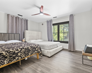 2307 Lake Street - Photo Thumbnail 19