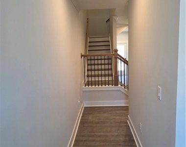 378 Sunset Hollow Street - Photo Thumbnail 8